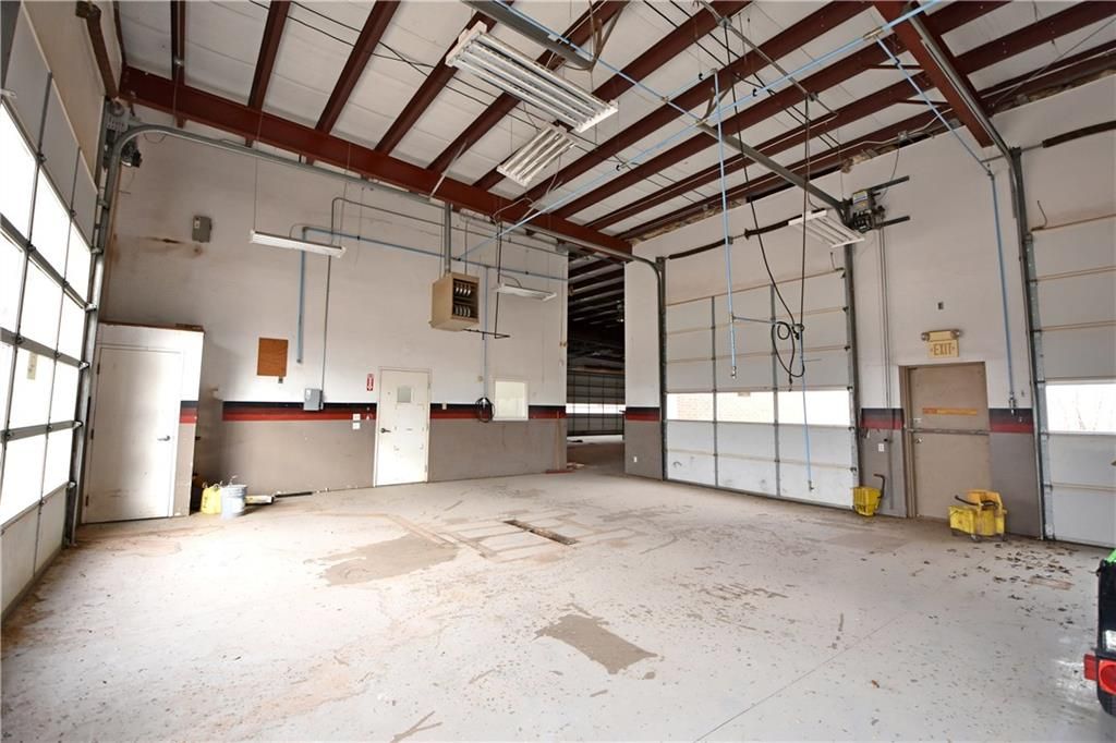 Tirebuilding_Kahkesh: 816 S Division St, Guthrie, OK 73044